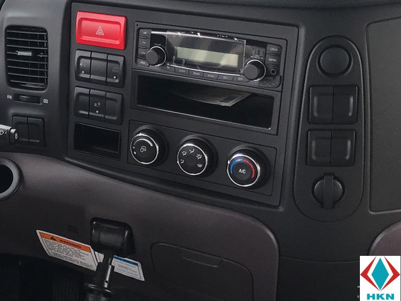 bang-dieu-khien-trung-tam-xe-tai-daewoo-prima Xe Tải Daewoo Prima 9 Tấn Gắn Cẩu Unic 5 Tấn 4 khúc