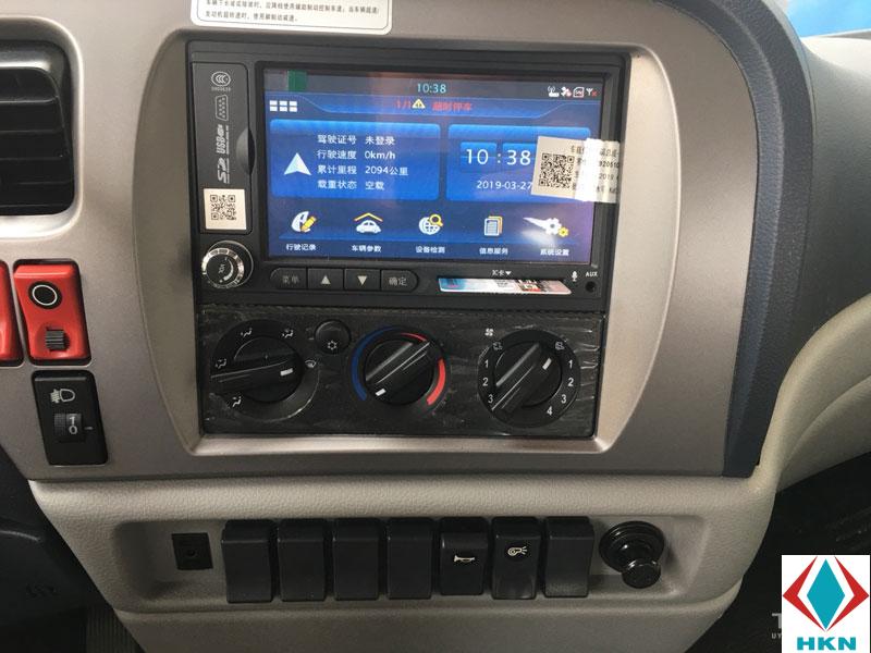 Xe Cẩu Dongfeng B180 6T7 Gắn Cẩu Unic URV504
