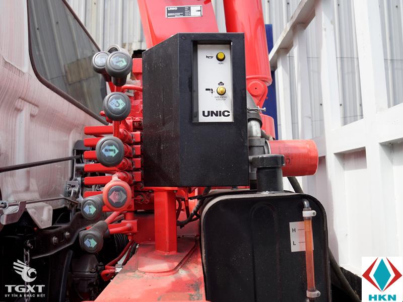 Xe Tải Hino FL8JW7A 3 Chân 13 Tấn Gắn Cẩu Unic URV555