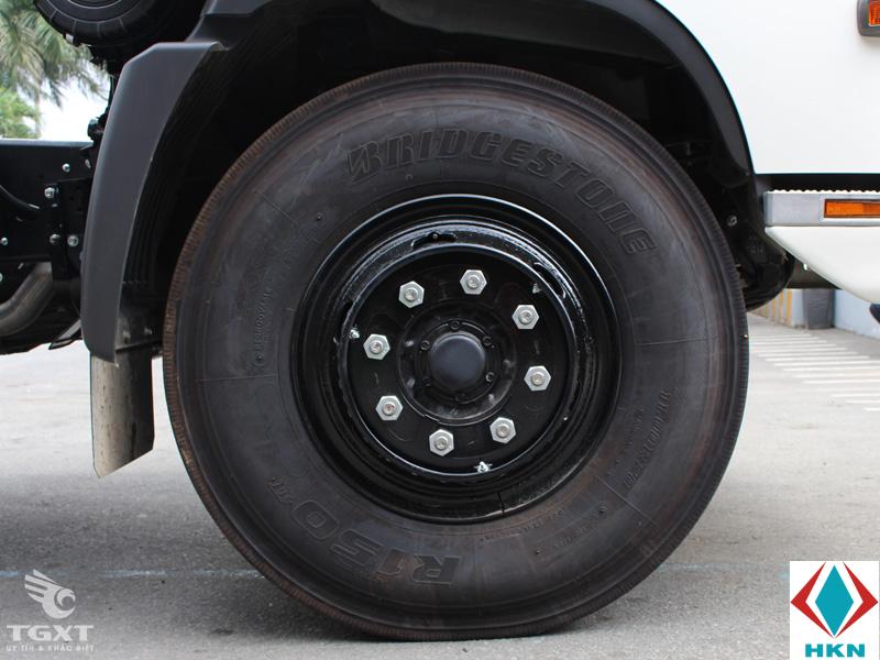 Xe Tải HINO FL8JTSG 3 Chân 14 Tấn Gắn Cẩu Unic URV554