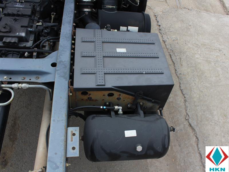 binh-hoi-xe-tai-dongfeng-3 Xe Cẩu Dongfeng 4 Chân L315 14 Tấn Gắn Cẩu Soosan 7 Tấn 6 Khúc