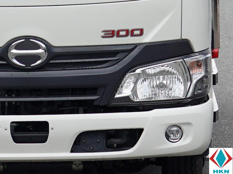 Xe Tải Hino 1T2 XZU650 Gắn Cẩu Unic 2 Tấn 3 Khúc URV233