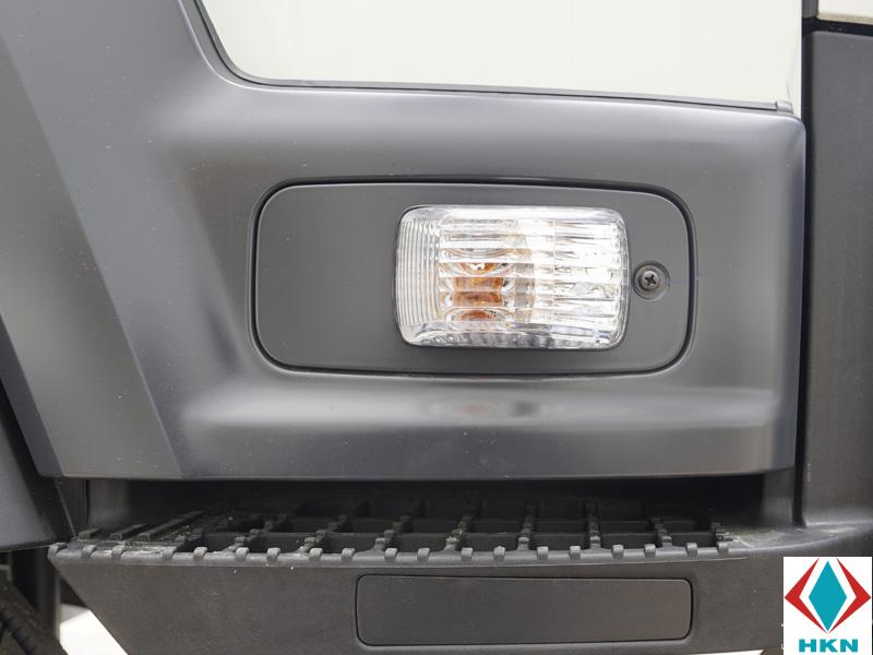 Xe Tải Isuzu 3 Chân 13T5 Gắn Cẩu Unic 5 Tấn URV550