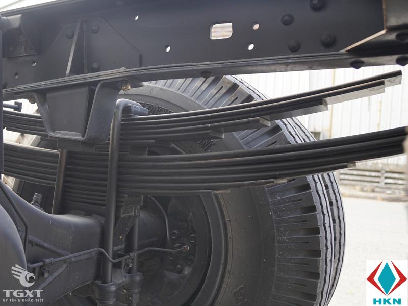 Xe Tải Hino 1T2 XZU650 Gắn Cẩu Unic 2 Tấn 3 Khúc URV233