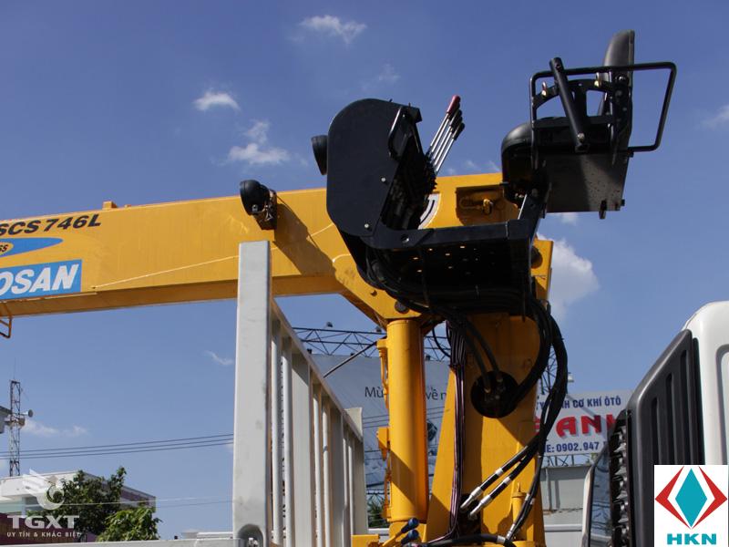 xe-tai-hino-fl-gan-cau-sosan-scs524 Xe Cẩu Hino FL8JT7A 3 Chân 13 Tấn Gắn Cẩu Soosan SCS524