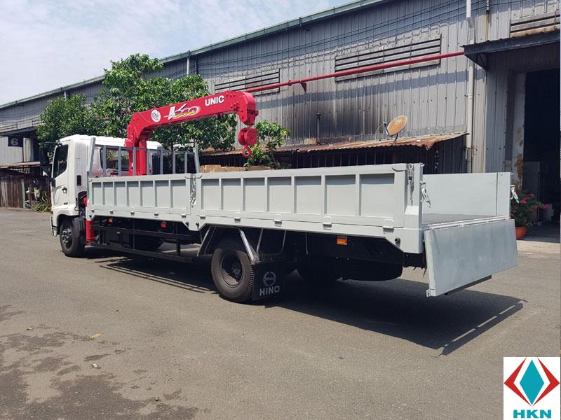 Xe Tải Hino FC9JNTC 4.6 Tấn Gắn Cẩu Unic URV343