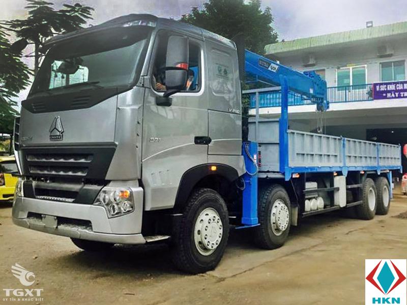 Xe Tải Howo 4 Chân 11 Tấn Gắn Cẩu Dongyang SS2725LB 10 Tấn 6 Khúc