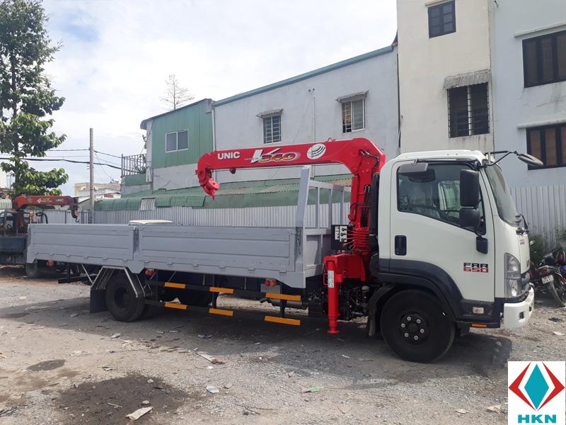 xe-tai-isuzu-frr650-gan-cau-6 Xe Tải Isuzu FRR90N 5 Tấn Gắn Cẩu Unic 3 Tấn 4 Khúc